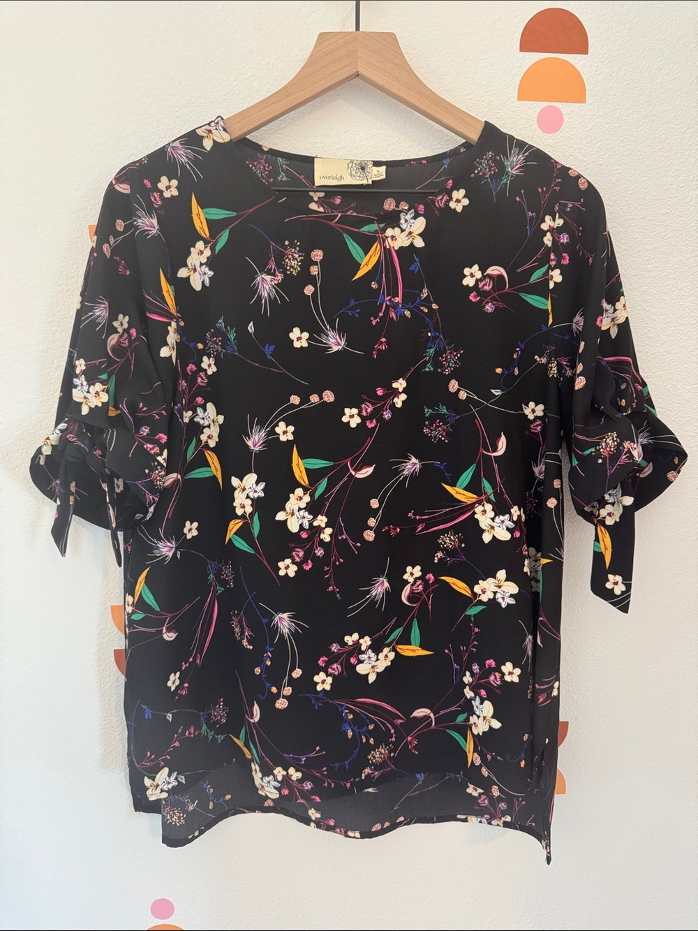 everleigh Black Floral Tie-Sleeve Blouse N0037